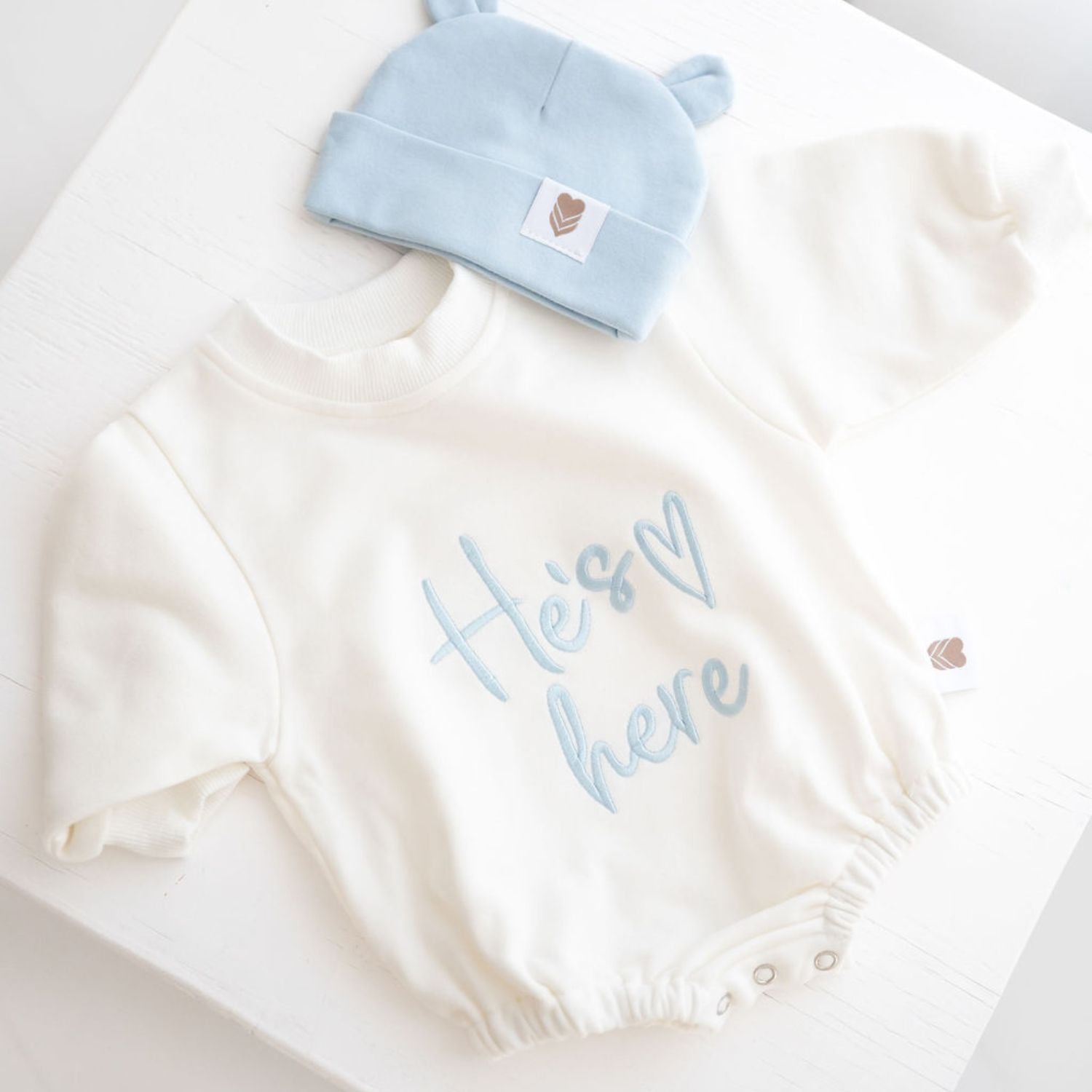 He/She Is Here darilni paket